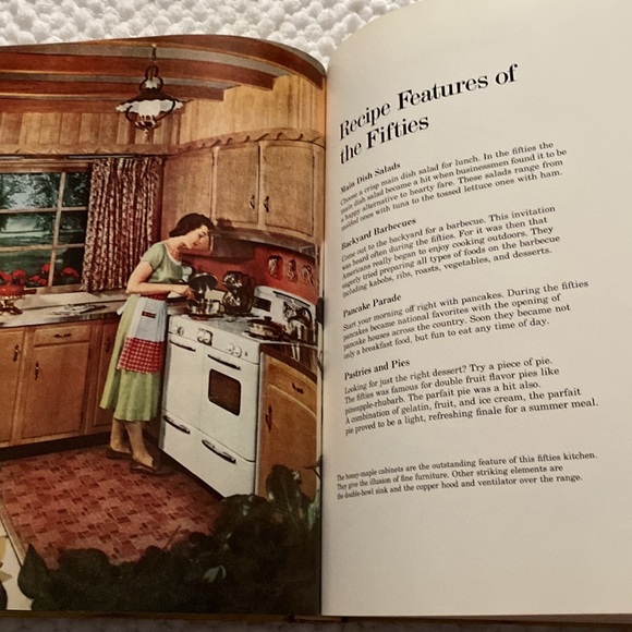 Vintage Better Homes and Gardens Cookbook - Picture 5 of 9